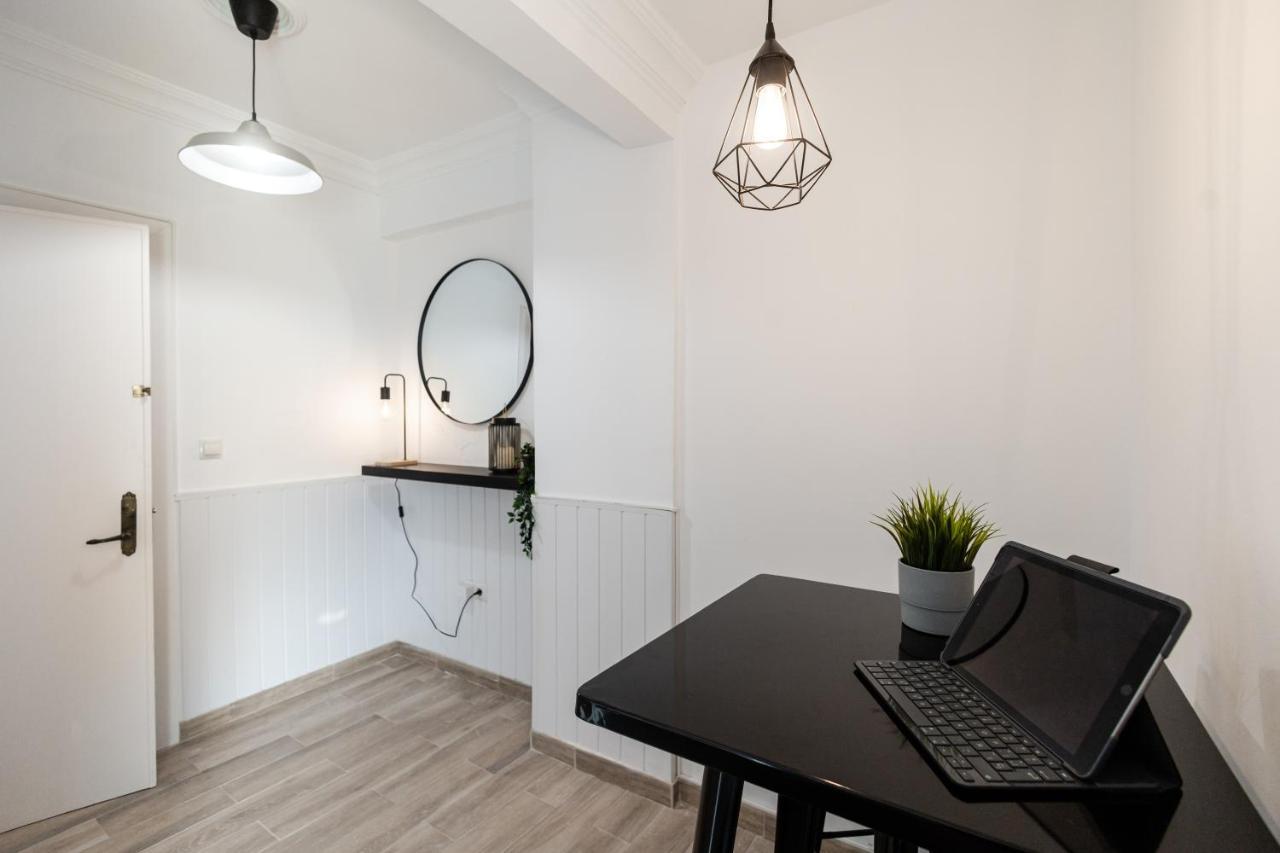 Nordik Rooms Urban - Urena "Grindavik" مالقة المظهر الخارجي الصورة